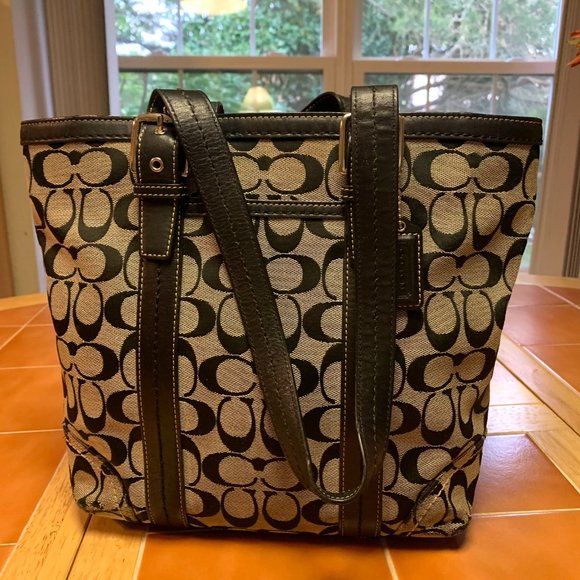 SOLD! COACH HAMPTON Signature N/S Tote F12645 - Picture 10 of 16